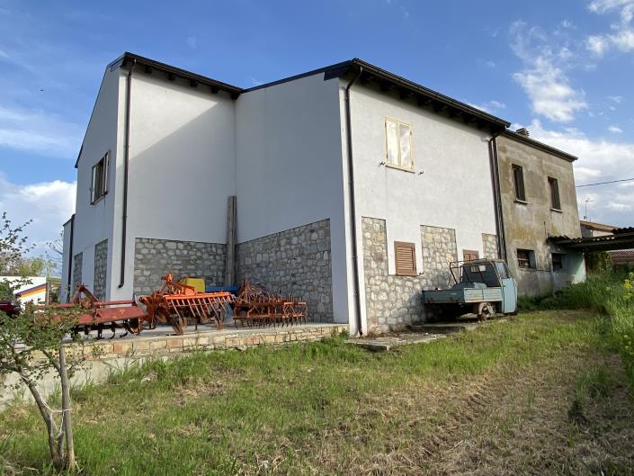 Image No.48-4 Bed Country House for sale