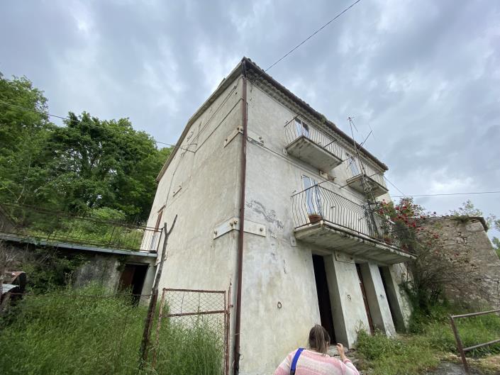 Image No.21-3 Bed Country Property for sale