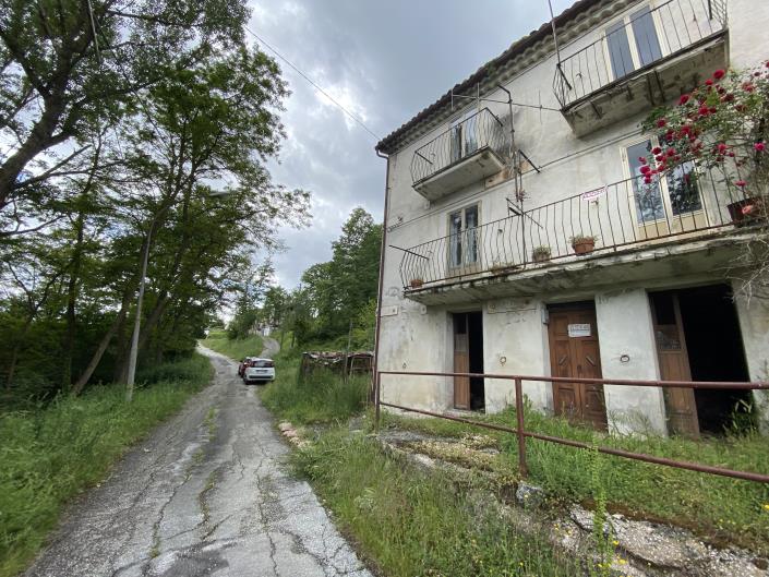 Image No.22-3 Bed Country Property for sale