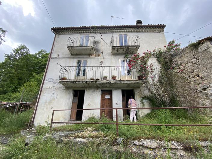 Image No.23-3 Bed Country Property for sale