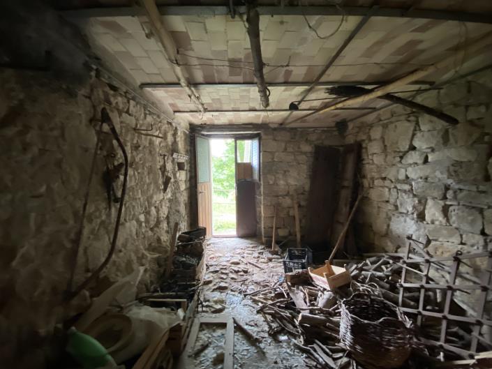 Image No.27-3 Bed Country Property for sale