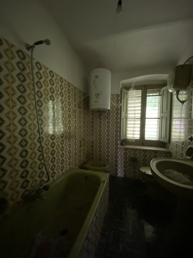 Image No.18-3 Bed Country Property for sale