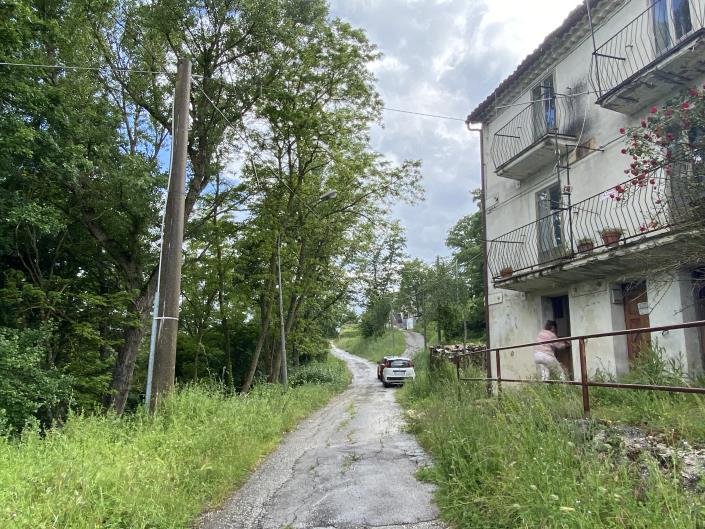 Image No.44-3 Bed Country Property for sale