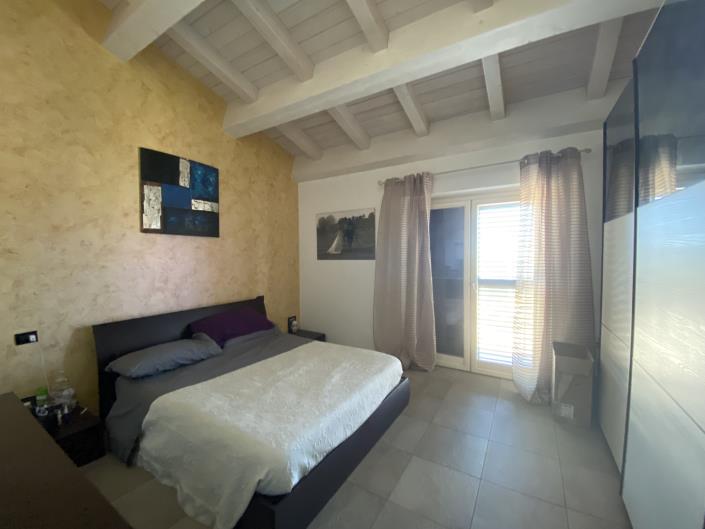 Image No.8-2 Bed House for sale