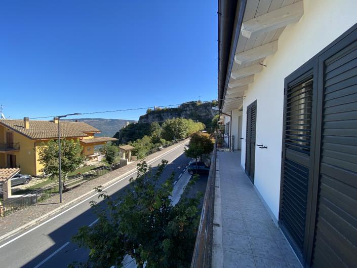 Image No.16-2 Bed House for sale