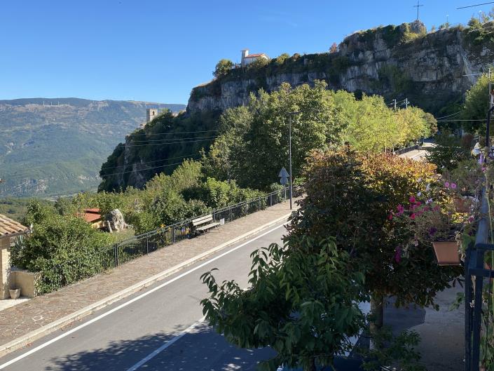 Image No.18-2 Bed House for sale