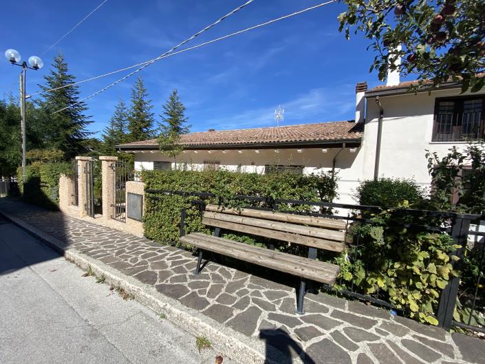 Image No.47-2 Bed House for sale