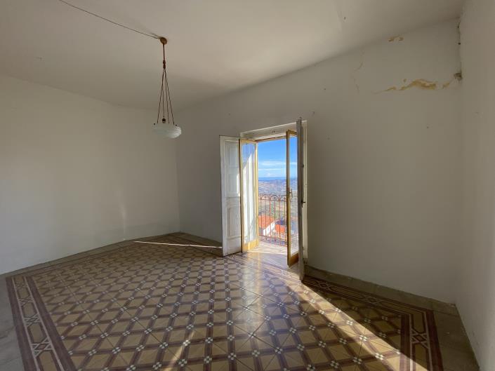 Image No.16-3 Bed Townhouse for sale