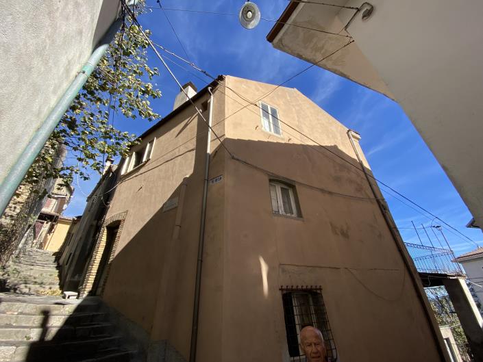 Image No.1-3 Bed Townhouse for sale