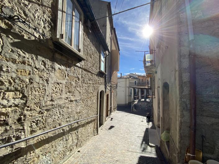 Image No.50-3 Bed Townhouse for sale