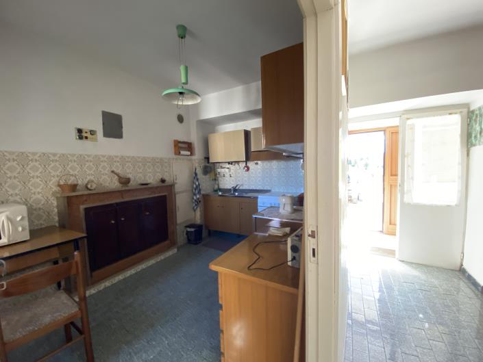 Image No.13-3 Bed Townhouse for sale