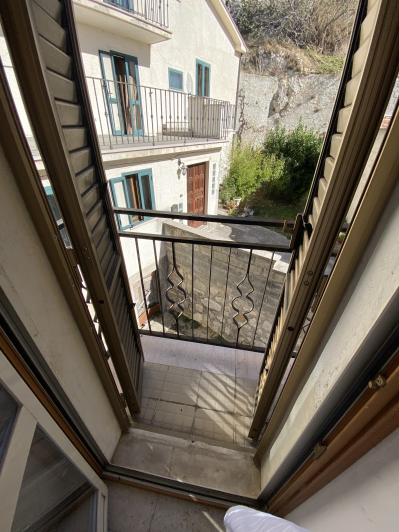 Image No.22-3 Bed Townhouse for sale