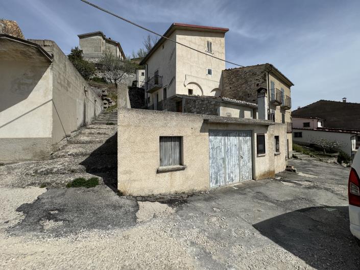 Image No.39-3 Bed Townhouse for sale