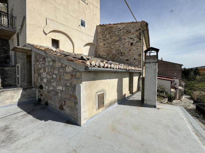 Image No.40-3 Bed Townhouse for sale