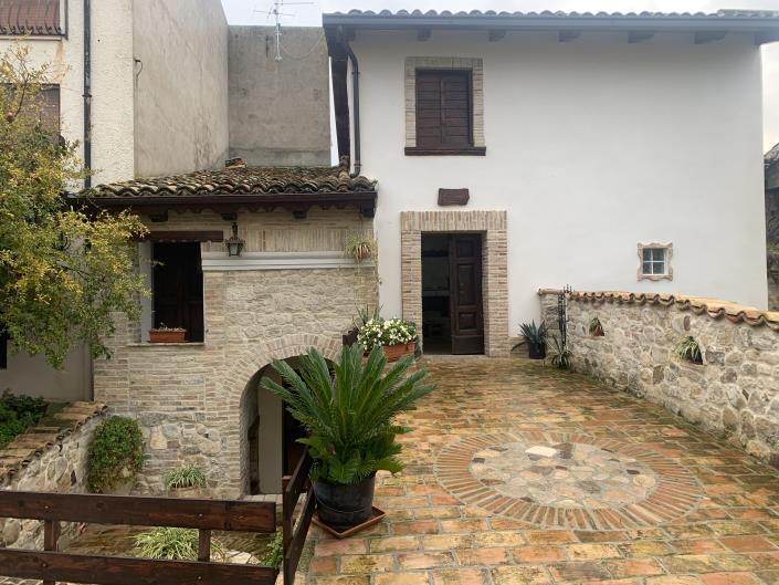 Image No.1-Maison de village de 2 chambres à vendre à Atessa