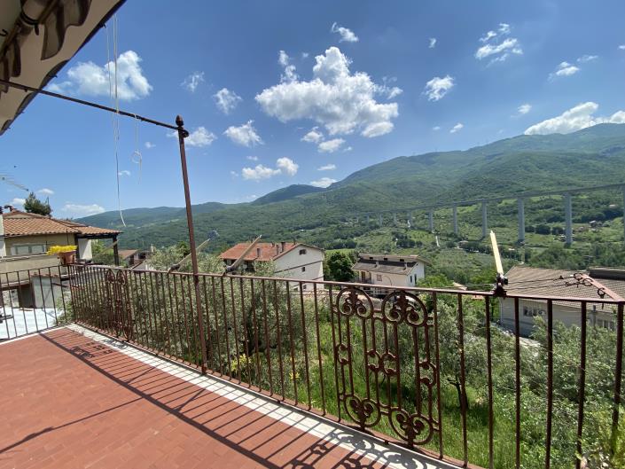 Image No.13-4 Bed Townhouse for sale