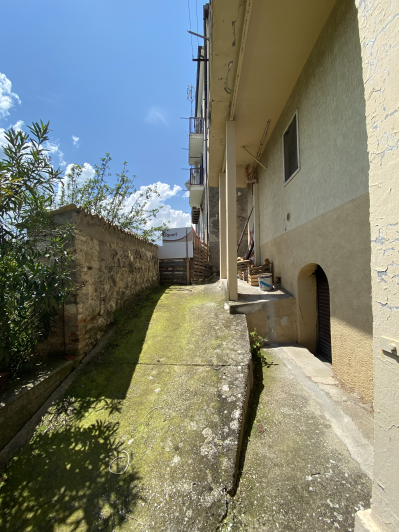 Image No.39-4 Bed Townhouse for sale