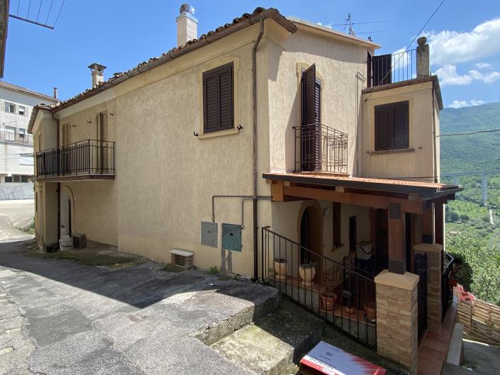 Image No.48-4 Bed Townhouse for sale