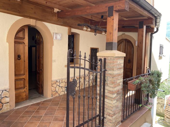 Image No.50-4 Bed Townhouse for sale