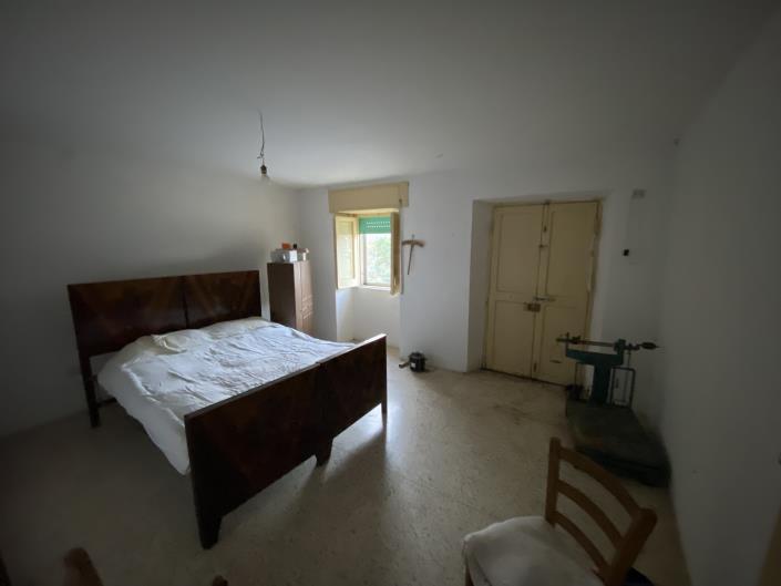 Image No.24-2 Bed Country House for sale