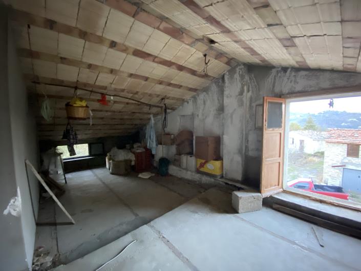 Image No.30-2 Bed Country House for sale