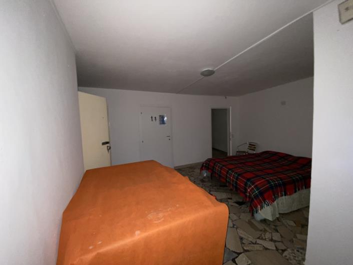 Image No.16-1 Bed Townhouse for sale