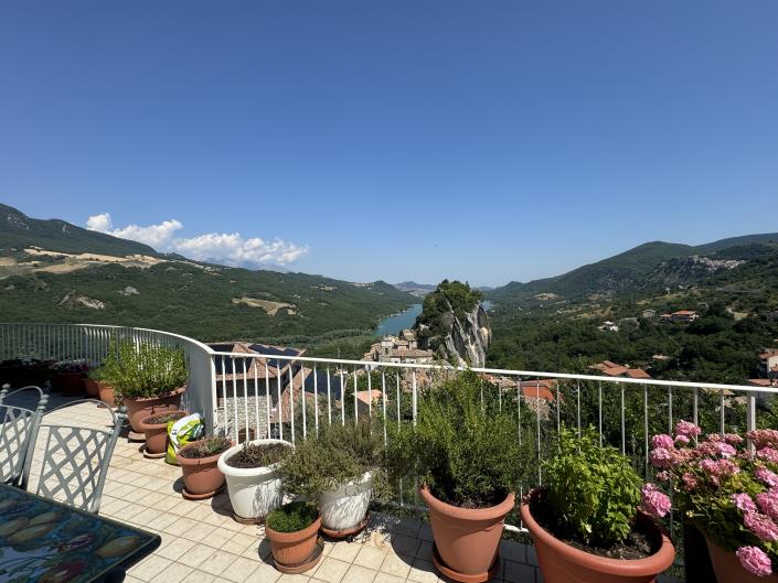 Image No.41-5 Bed Villa / Detached for sale