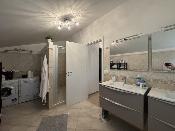 Image No.27-5 Bed Villa / Detached for sale