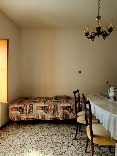 Image No.8-1 Bed House for sale