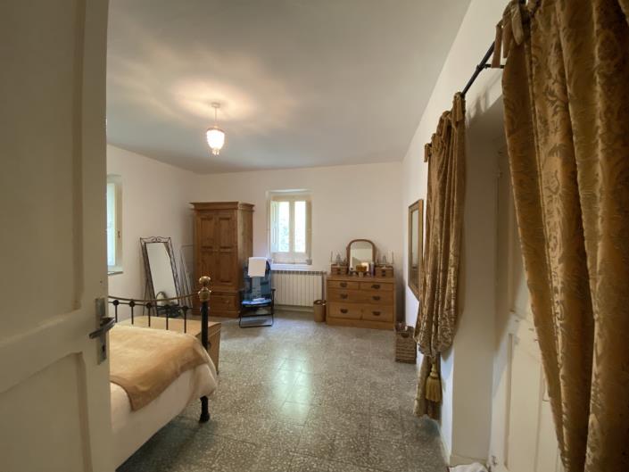 Image No.24-3 Bed House for sale