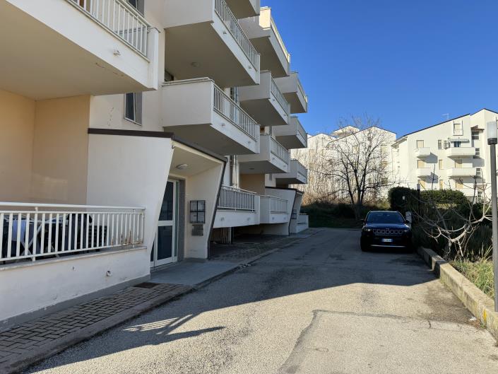 Image No.39-2 Bed Apartment for sale