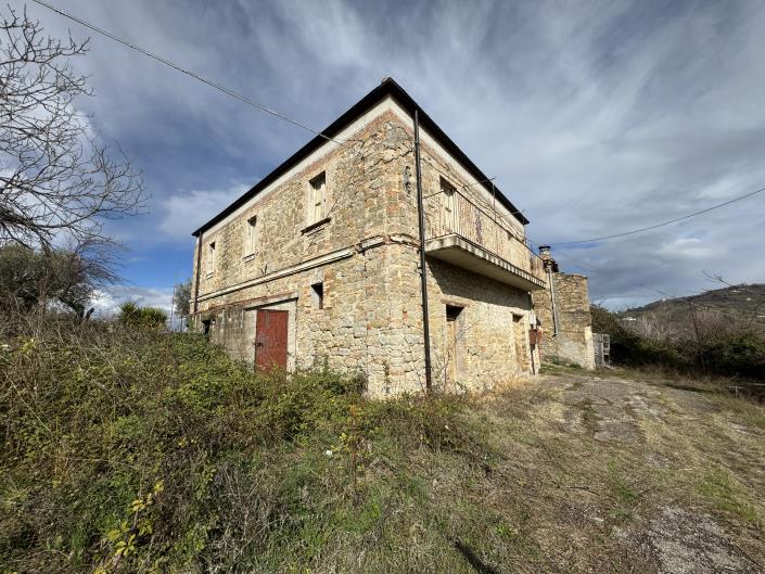 Image No.1-3 Bed Country House for sale