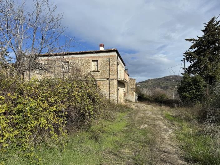 Image No.2-3 Bed Country House for sale