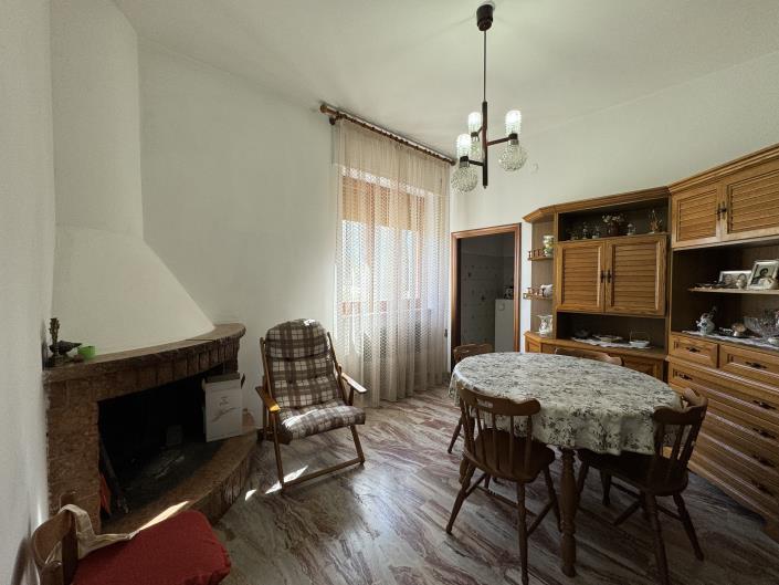 Image No.6-6 Bed Farmhouse for sale