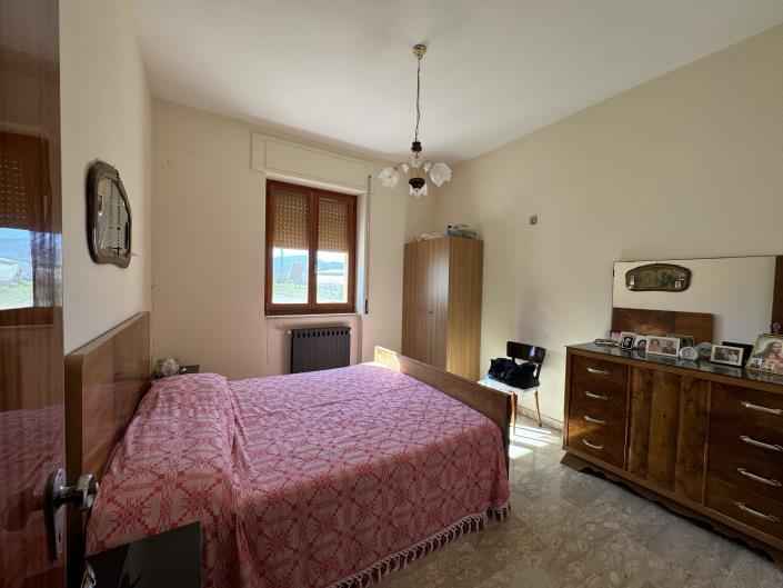 Image No.10-6 Bed Farmhouse for sale