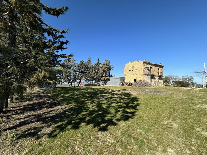 Image No.3-6 Bed Farmhouse for sale