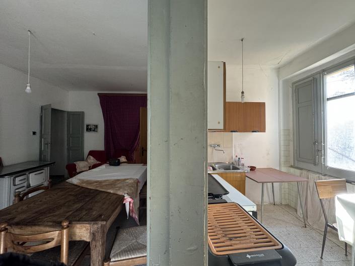 Image No.10-3 Bed House for sale