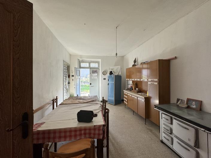 Image No.11-3 Bed House for sale