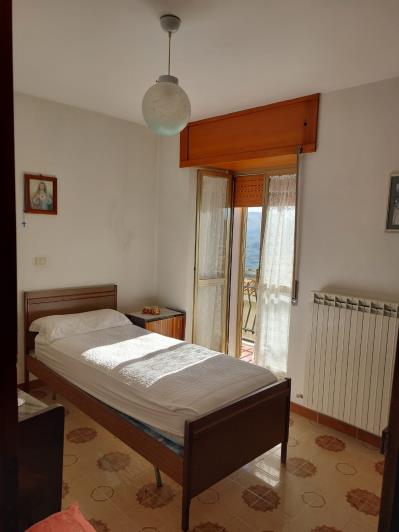 Image No.24-4 Bed Townhouse for sale