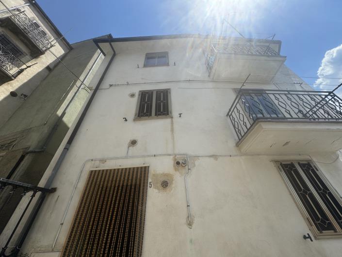 Image No.45-2 Bed Townhouse for sale