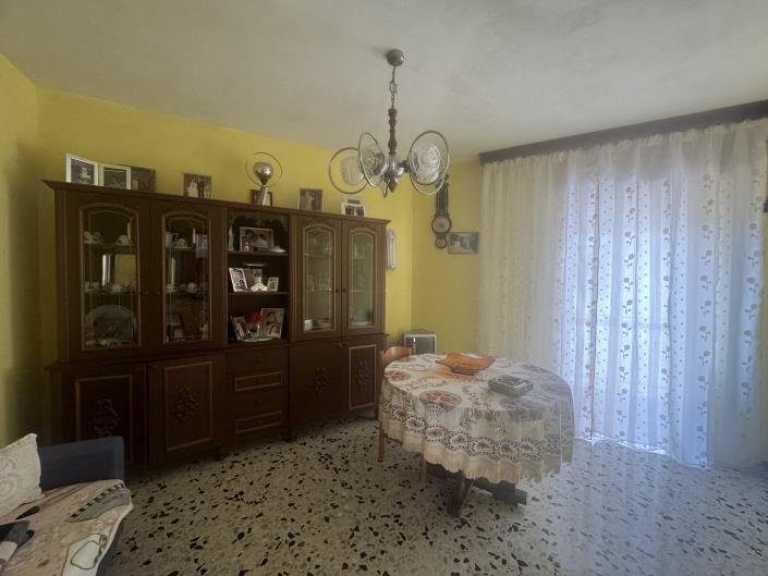 Image No.9-2 Bed Townhouse for sale