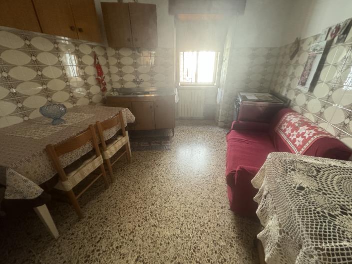 Image No.8-2 Bed Townhouse for sale