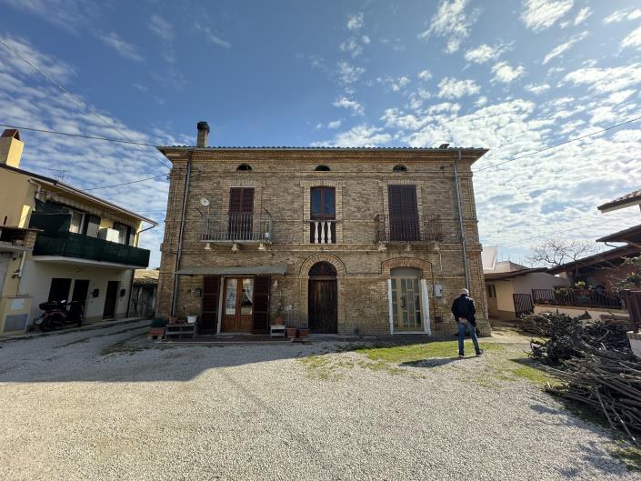 Image No.1-Maison / Villa de 5 chambres à vendre à San Vito Chietino