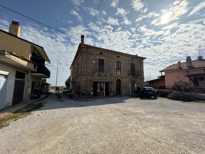 Image No.44-8 Bed Villa / Detached for sale