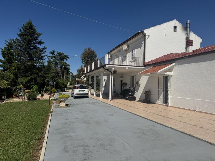 Image No.3-3 Bed Villa / Detached for sale