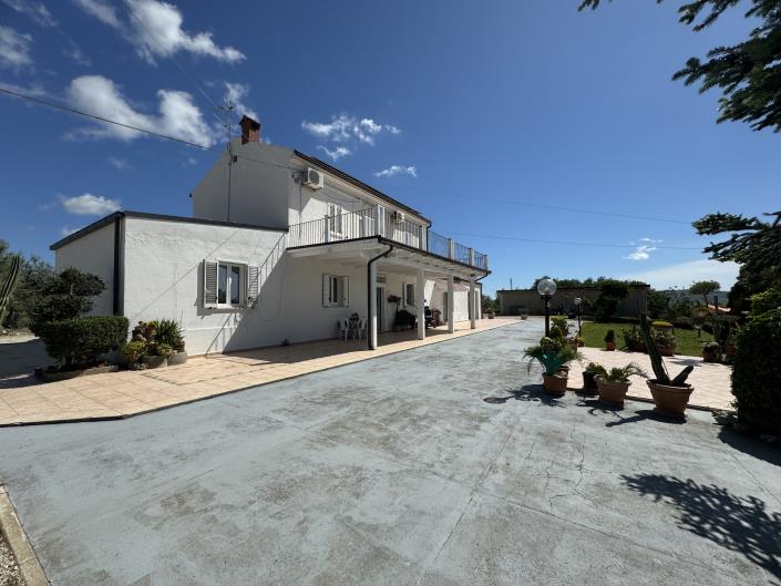 Image No.43-3 Bed Villa / Detached for sale