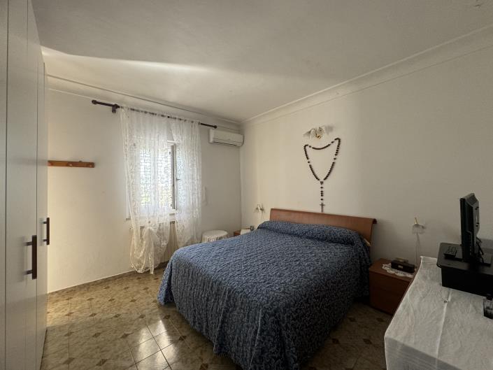 Image No.55-3 Bed Villa / Detached for sale