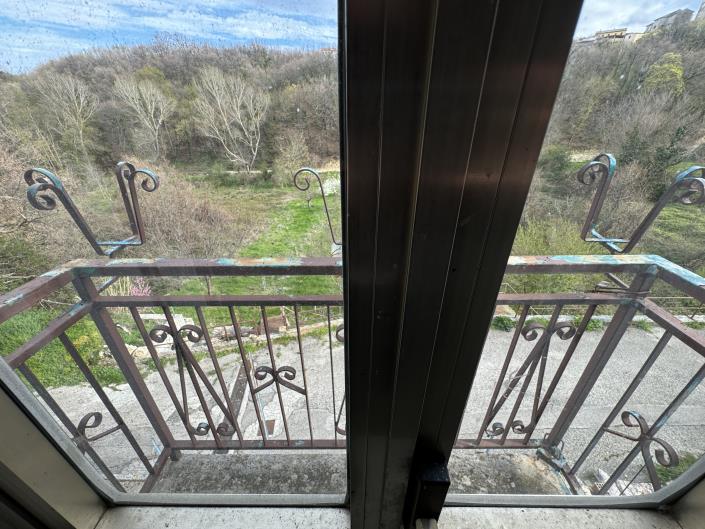 Image No.11-2 Bed House for sale