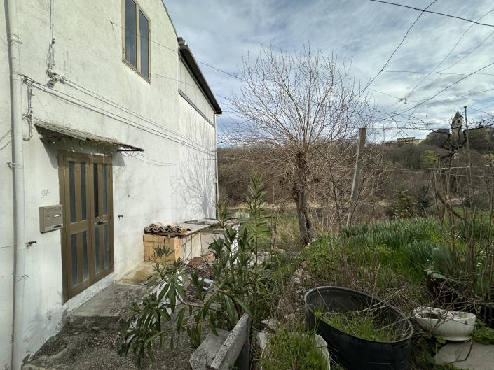 Image No.28-2 Bed House for sale