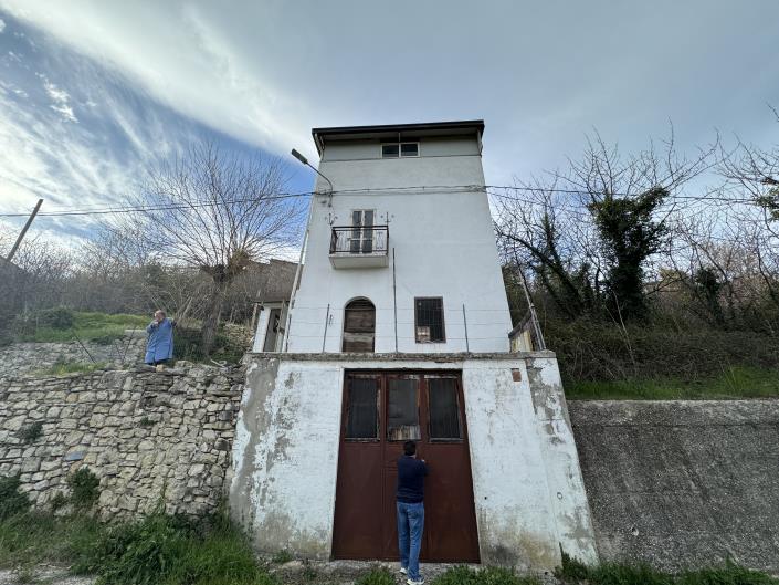 Image No.45-2 Bed House for sale